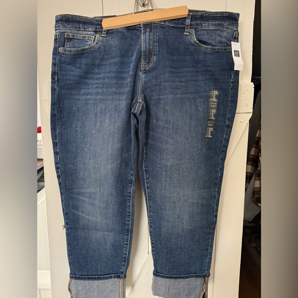 GAP Straight Cuff Boyfriend Jeans